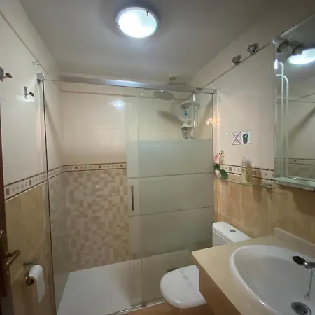 Проживание в семье Bedroom Medanomar 2
